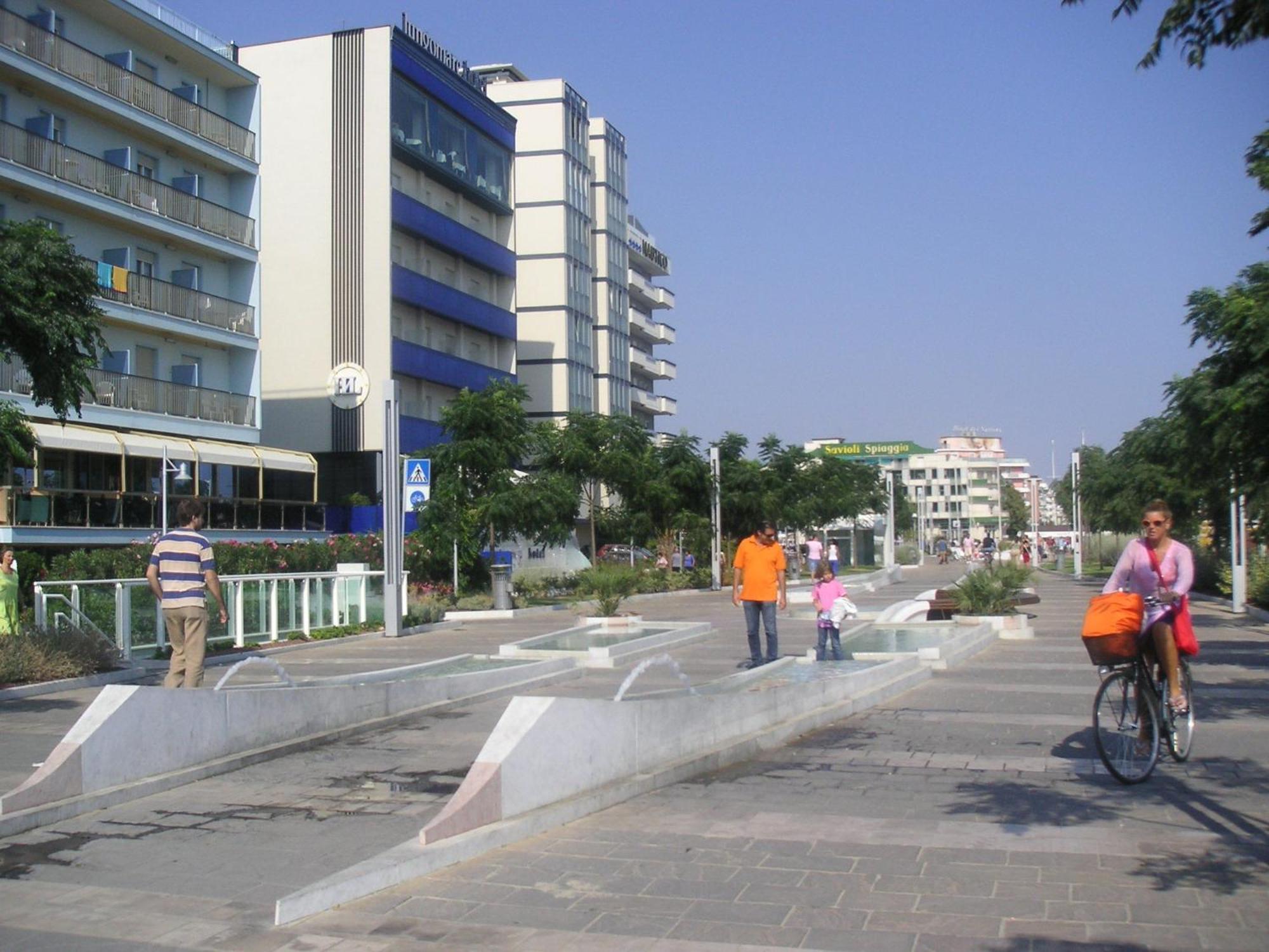 ריצ'יונה Hotel Canasta מראה חיצוני תמונה