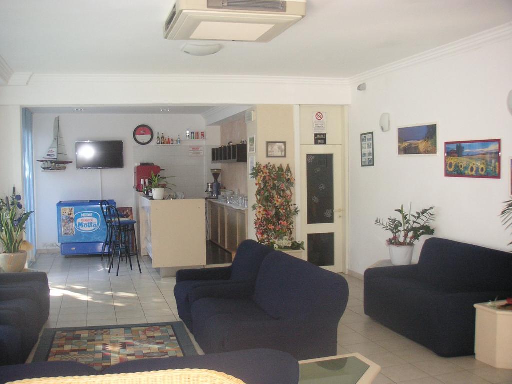 ריצ'יונה Hotel Canasta מראה חיצוני תמונה