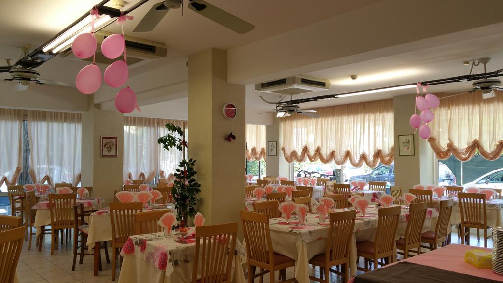 ריצ'יונה Hotel Canasta מראה חיצוני תמונה