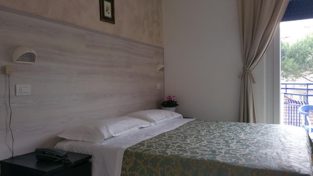 ריצ'יונה Hotel Canasta מראה חיצוני תמונה