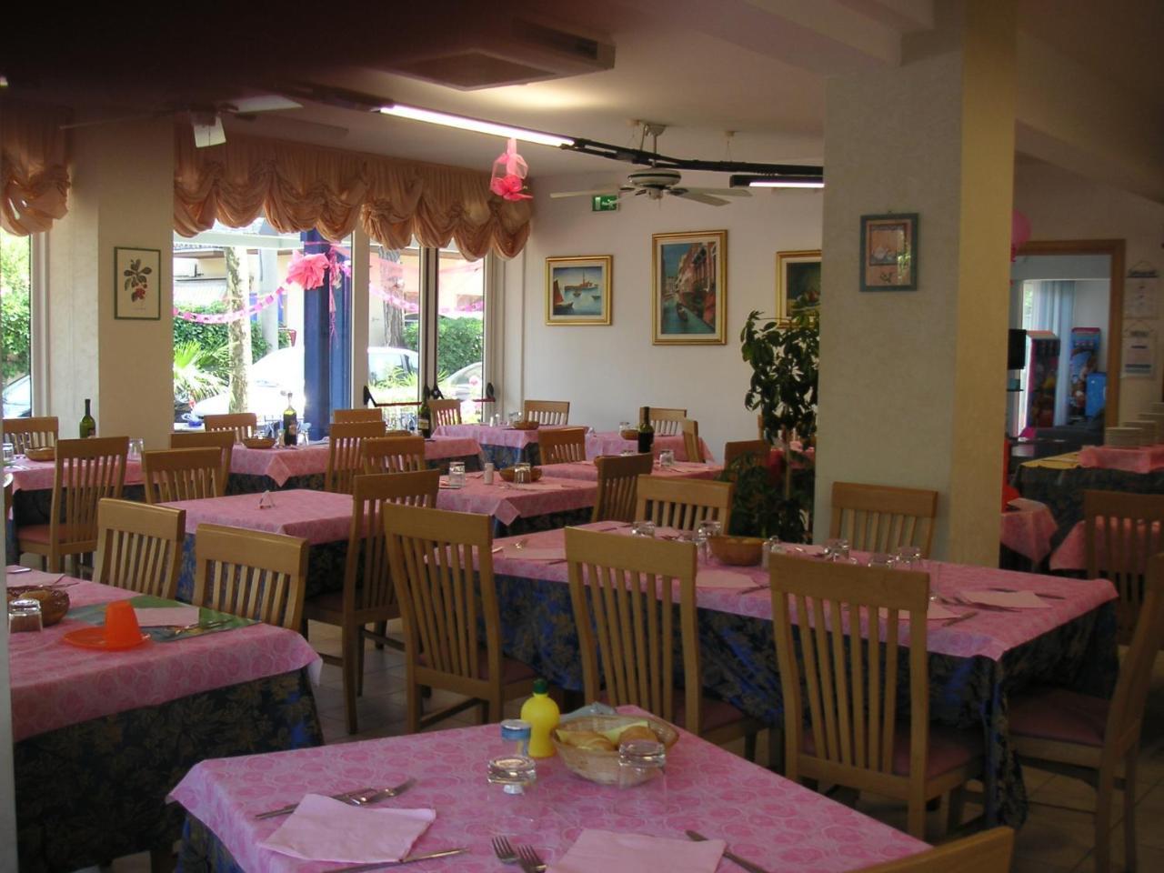 ריצ'יונה Hotel Canasta מראה חיצוני תמונה